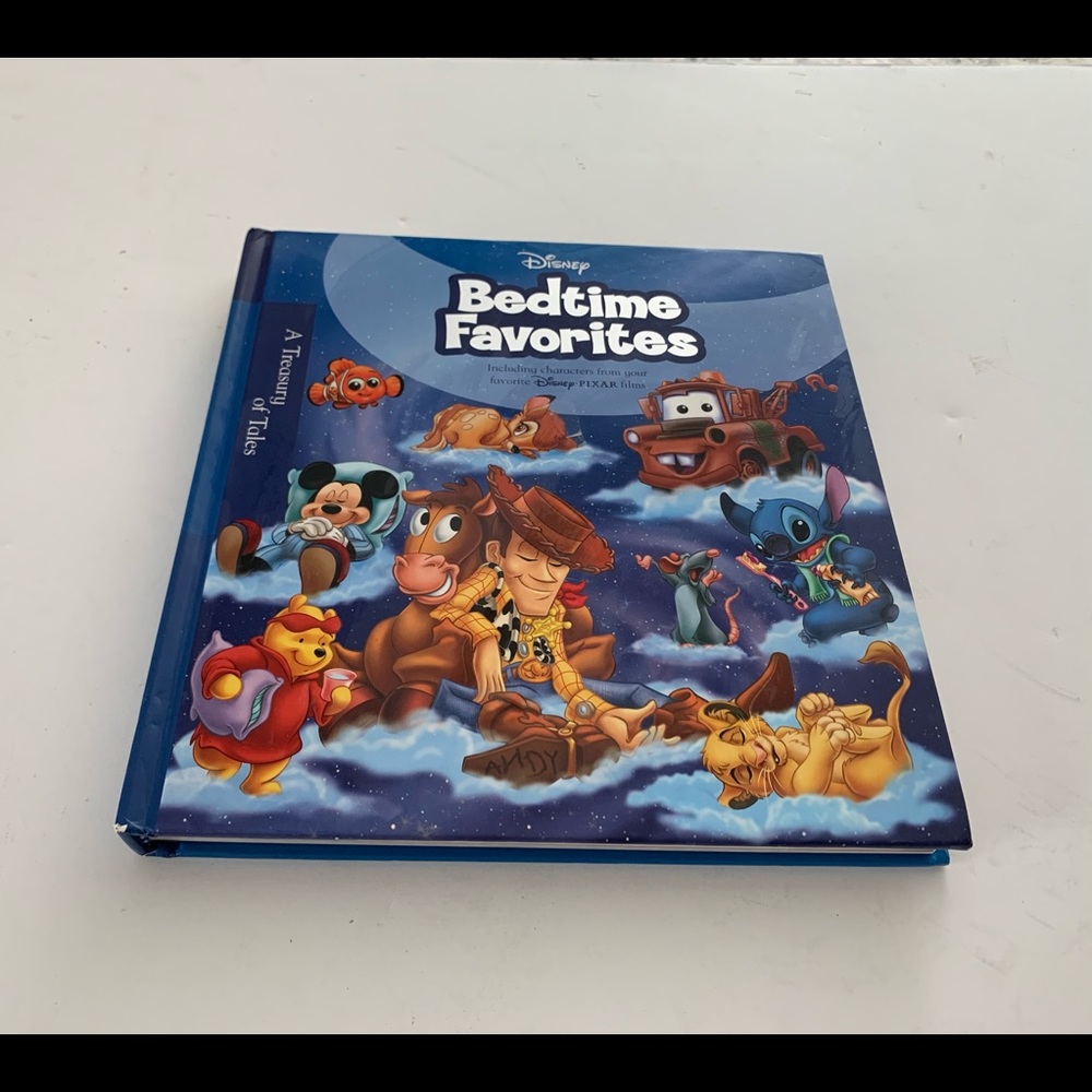Disney Bedtime Favorites book‎